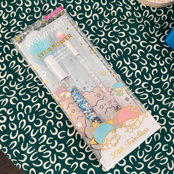 Wet and Wild Little Twin Stars makeup brushes - Picture 1 of 1